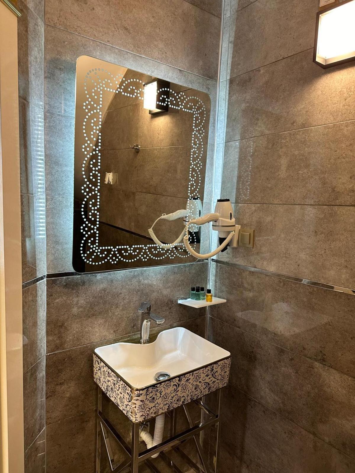 Whitemoon Hotel Suites Taksim イスタンブール エクステリア 写真