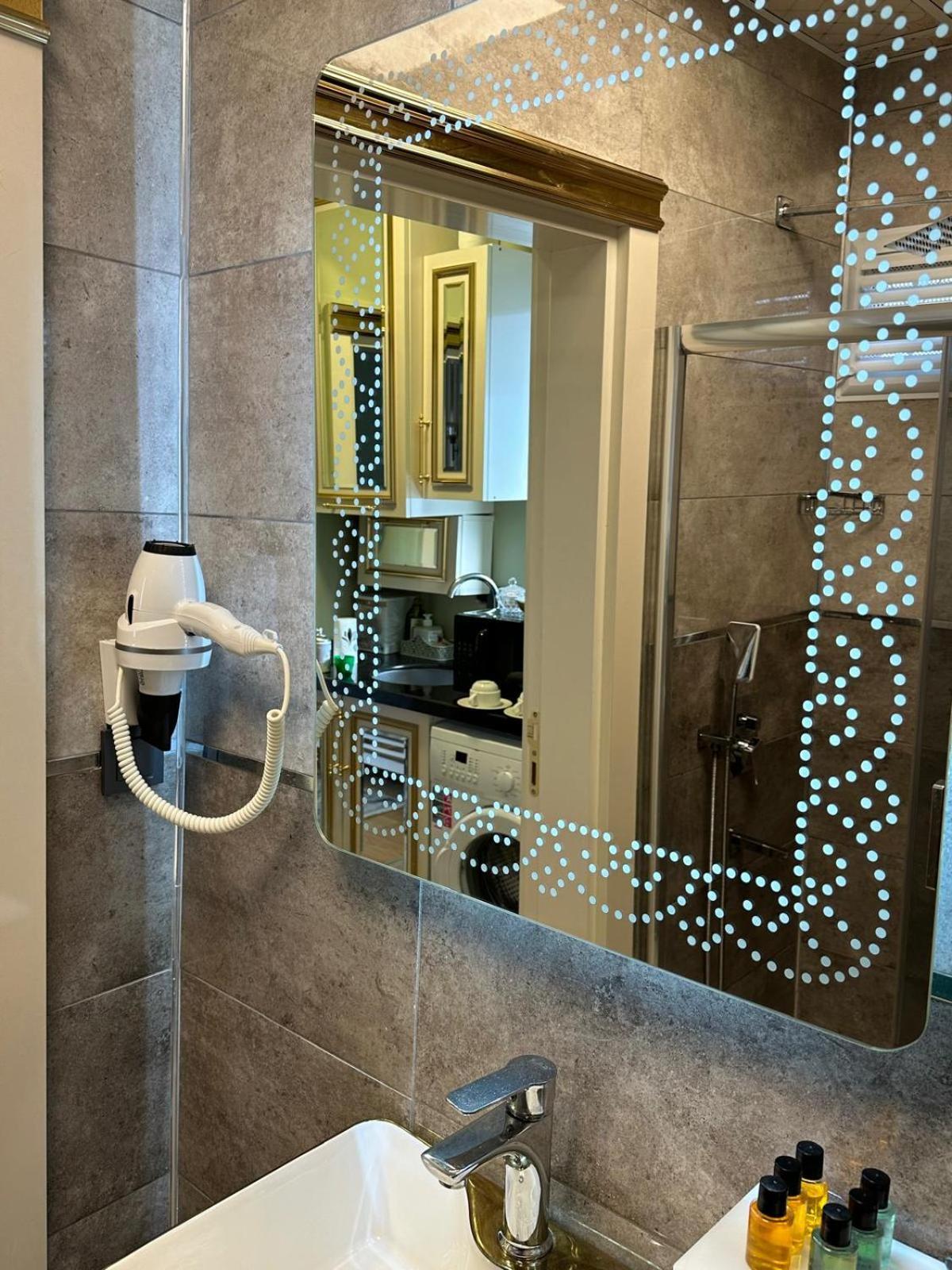 Whitemoon Hotel Suites Taksim イスタンブール エクステリア 写真